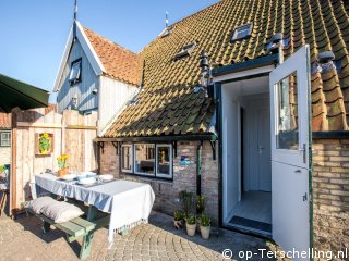 De Zeeboer-Blauw, Smoke-free holiday accommodation on Terschelling