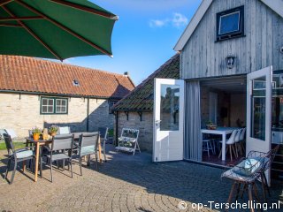 De Zeeboer-Geel, Smoke-free holiday accommodation on Terschelling