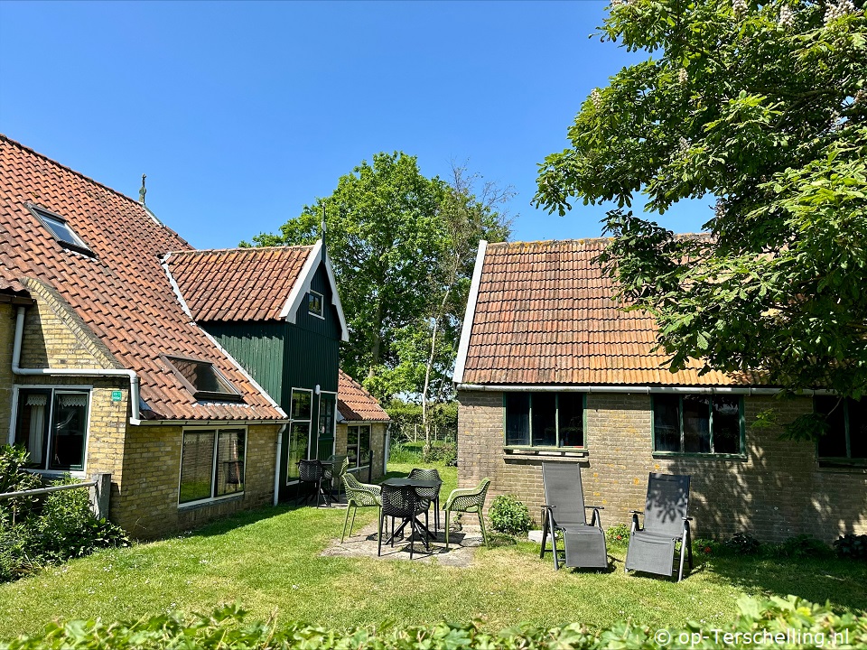 Hille (Lies), Smoke-free holiday accommodation on Terschelling