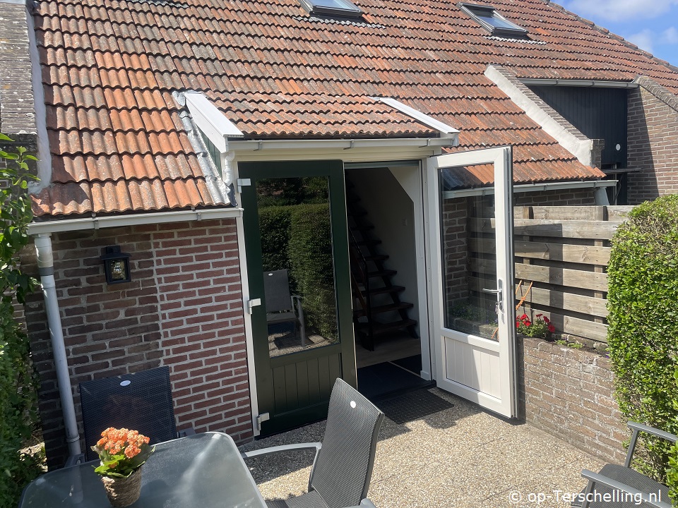 De Tros, Oostkant
